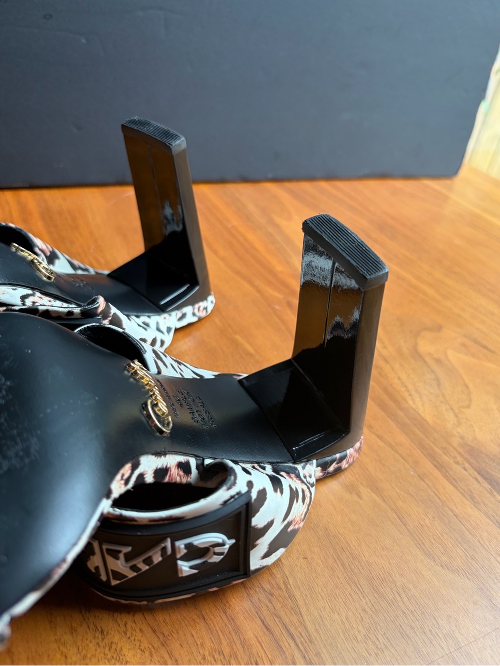CAMILLA Franks Leopard Tiger Print Block Heel Sandals EU 40 US 9.5 Sample - Picture 13 of 16